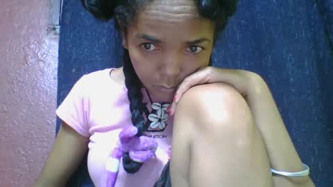 Snapshot of rosia685234 chatting on 02.26.25 rosia685234 online show from 02.26.25
