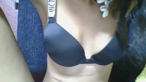 Snapshot of rosia685234 chatting on 03.05.25 rosia685234 online show from 03.05.25