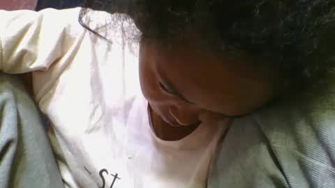Snapshot of rosia685234 chatting on 10.05.25 rosia685234 online show from 10.05.25