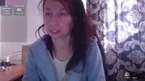 Snapshot of rosiehayes chatting on 11.13.25 RosieHayes online show from 11.13.25