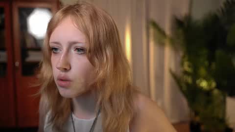 Snapshot of rosy_petal chatting on 09.10.25 rosy_petal online show from 09.10.25