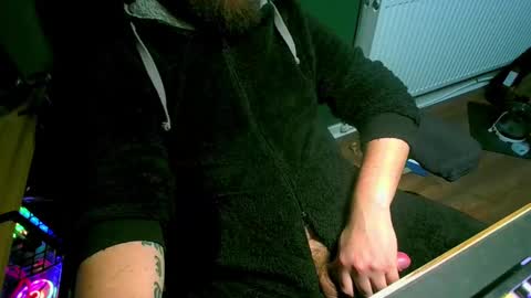 Snapshot of roughwonder chatting on 03.01.25 Luke online show from 03.01.25