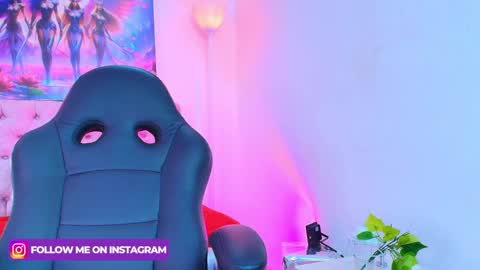 Snapshot of roulyy chatting on 01.24.25 JESSY ROULY online show from 01.24.25