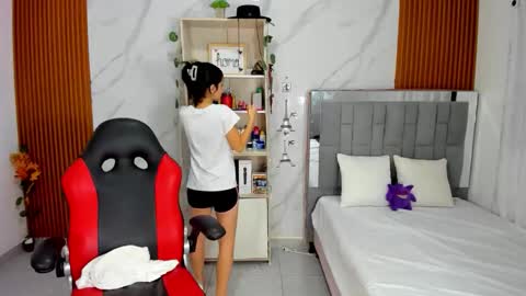 roussescoot online show from 11.19.25