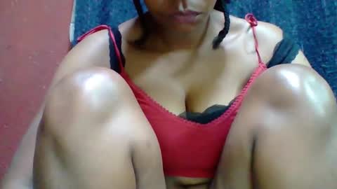 Snapshot of rovaelyah chatting on 09.27.25 rovaelyah online show from 09.27.25