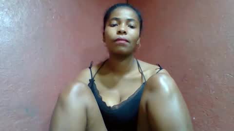 Snapshot of rovaelyah chatting on 10.05.25 rovaelyah online show from 10.05.25