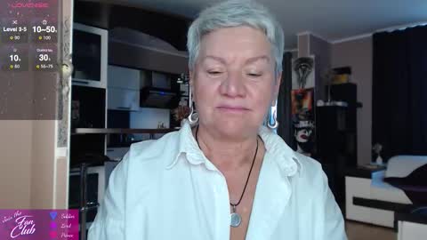 Snapshot of roxana_brooks chatting on 09.23.25 Roxana online show from 09.23.25