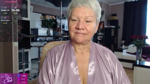 Snapshot of roxana_brooks chatting on 10.02.25 Roxana online show from 10.02.25