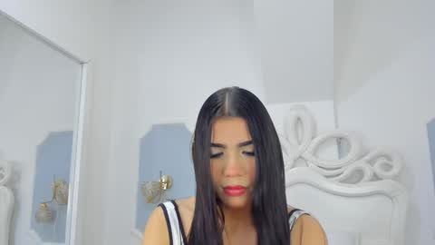 Snapshot of roxana_scott1 chatting on 09.19.25 roxana_scott1 online show from 09.19.25