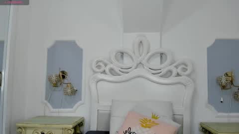 Snapshot of roxana_scott1 chatting on 10.09.25 roxana_scott1 online show from 10.09.25