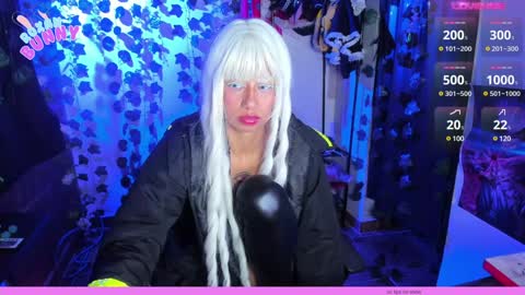 Snapshot of roxanbunny chatting on 02.08.25 roxxy online show from 02.08.25