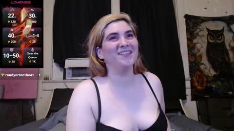 Snapshot of roxanneroulette chatting on 10.05.25 Silver online show from 10.05.25