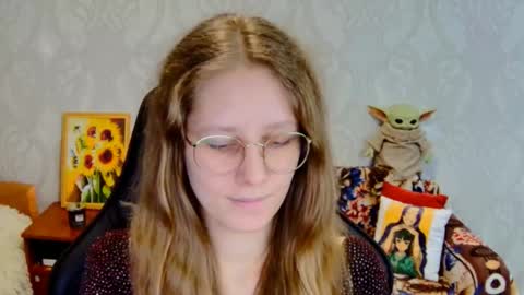 roxie_shy online show from 11.28.25