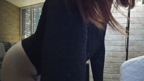 Snapshot of roxxxco chatting on 12.20.24 Tatyana online show from 12.20.24