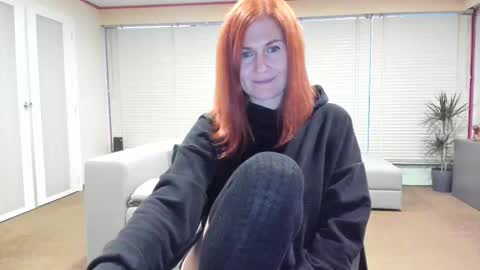 Snapshot of roxxxco chatting on 02.12.25 Tatyana online show from 02.12.25