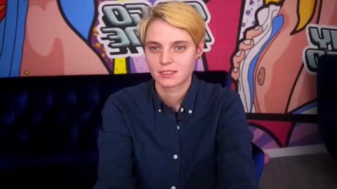 Snapshot of roxyflames chatting on 12.01.25 roxyflames online show from 12.01.25