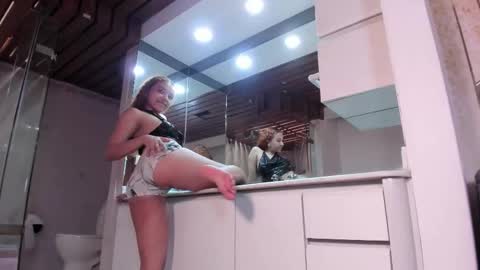 Snapshot of rubi_star chatting on 10.01.25 Rubi online show from 10.01.25