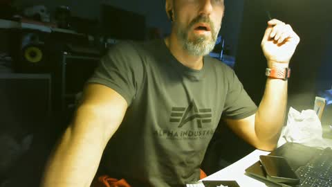 Snapshot of ruffi77 chatting on 01.11.25 Chico que rico Caliente online show from 01.11.25