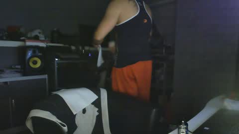 Snapshot of ruffi77 chatting on 01.22.25 Chico que rico Caliente online show from 01.22.25