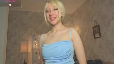 Snapshot of rush_of_feelings chatting on 09.11.25 My name is a capital of great britan online show from 09.11.25