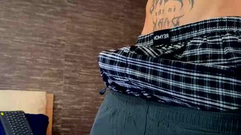 Snapshot of russell_adams_ chatting on 02.26.25 R U S S E L L online show from 02.26.25