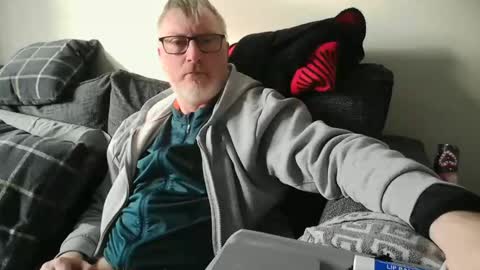 Snapshot of rusty69x chatting on 12.19.24 rusty69x online show from 12.19.24