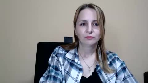 Snapshot of ruthpark chatting on 10.07.25 Ruth online show from 10.07.25