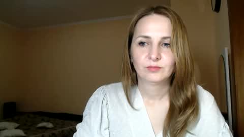 Snapshot of ruthpark chatting on 11.22.25 Ruth online show from 11.22.25