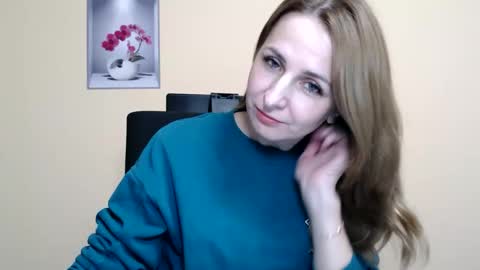 Snapshot of ruthpark chatting on 11.26.25 Ruth online show from 11.26.25