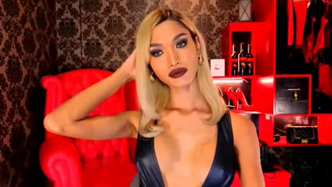 Snapshot of ruthrocero chatting on 03.05.25 Ruth Evangelista online show from 03.05.25