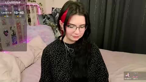 Snapshot of s_katekisa_ss chatting on 03.03.25 Kate online show from 03.03.25