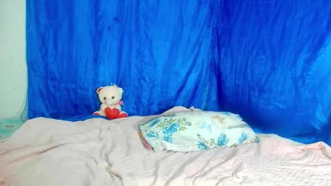 Snapshot of s_sofiaa_ chatting on 10.31.25 sofia online show from 10.31.25