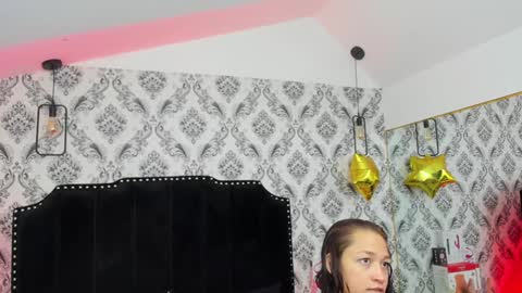 Snapshot of saara_brown chatting on 01.05.25 Saara Brown online show from 01.05.25