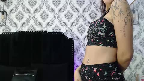 Snapshot of saara_brown chatting on 03.12.25 Saara Brown online show from 03.12.25