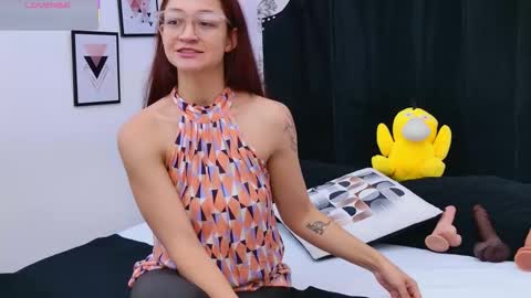 Saara Brown online show from 11.20.25