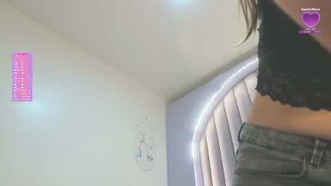 Snapshot of sabrinaspell_ chatting on 03.10.25 S A B R I N A online show from 03.10.25