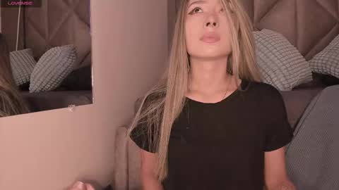 Snapshot of sabrinaspell_ chatting on 09.15.25 S A B R I N A online show from 09.15.25