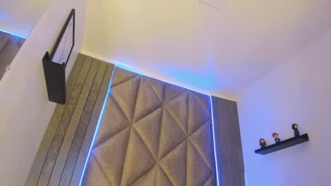 Snapshot of sabrinaspell_ chatting on 09.20.25 S A B R I N A online show from 09.20.25