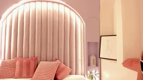 Snapshot of sabrinaspell_ chatting on 11.09.25 S A B R I N A online show from 11.09.25