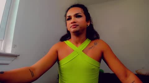 Snapshot of sacha_candy chatting on 12.05.24 Sacha online show from 12.05.24