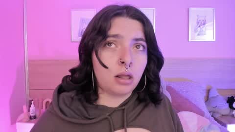 Snapshot of sachi_meow chatting on 03.05.25 Ig online show from 03.05.25