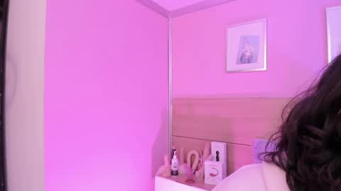 Snapshot of sachi_meow chatting on 03.05.25 Ig online show from 03.05.25