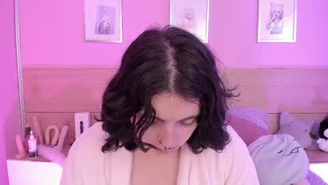 Snapshot of sachi_meow chatting on 03.08.25 Ig online show from 03.08.25