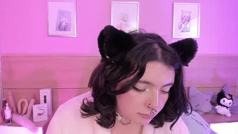 Snapshot of sachi_meow chatting on 03.08.25 Ig online show from 03.08.25