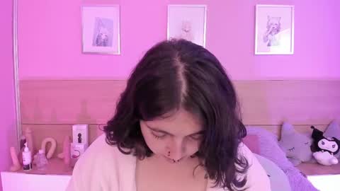 Snapshot of sachi_meow chatting on 03.12.25 Ig online show from 03.12.25