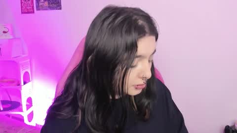 Snapshot of sachi_meow chatting on 09.20.25 Ig online show from 09.20.25