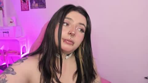 Snapshot of sachi_meow chatting on 09.21.25 Ig online show from 09.21.25