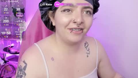 Snapshot of sachi_meow chatting on 11.02.25 Ig online show from 11.02.25