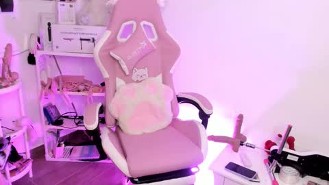 Snapshot of sachi_meow chatting on 11.14.25 Ig online show from 11.14.25