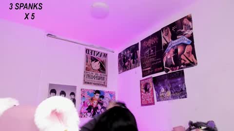 Snapshot of sachi_meow chatting on 12.02.25 Ig online show from 12.02.25